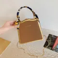 Sac a main carre de soiree pour femme avec poignee foulard et chaine style chic mode - Marron