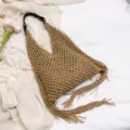 Handgemachte geflochtene Damentasche, retro gehäkelte Schultertasche mit langen Fransen. - Khaki
