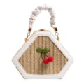 Sac à main hexagonal en paille tissée avec poignée plissée blanche et cerise rouge. - Beige