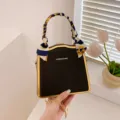 Elégant sac de soirée noir avec poignée foulard chic et chaîne dorée pour femmes. - Noir