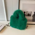 Sac à main en peluche verte pour femmes sac bandoulière d'hiver duveteux avec chaîne élégante. - Vert
