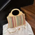 Bolso cruzado de paja tejida de colores con asa de madera y cadena dorada bolso de verano. - Caqui