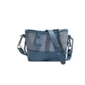 Blauwe kunststro geweven schouder crossbody tas met leren afwerking en stijlvolle metalen ketting. - Blauw