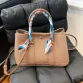 Sac cabas femme en cuir marron avec poignee foulard en soie grand sac porte epaule de travail - Kaki