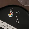 Asymmetric paintbrush and palette earrings, retro artistic style cute alloy stud earrings. - E3071-5/Silver Ear Clips
