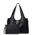 Vista detallada del bolso tote negro de cuero suave con bolsa a juego y detalle de cinturón. - 39x14x25cm / Patrón de Lichi Negro