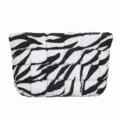 Bolsa de maquillaje acolchada con estampado de cebra en blanco y negro elegante estuche. - Estampado de cebra