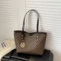 Elegante braune Monogramm Tote Tasche für Damen, große Schultertasche für den Alltag. - Kaffee