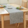 Vista dettagliata del runner da tavola in lino grigio strutturato per una decorazione accogliente. - 30*160cm / Grigio