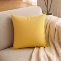 Cuscino arredo in lino tinta unita, federa quadrata gialla per divano, stile moderno. - Giallo