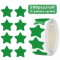 Rolle mit 500 grünen Stern-Aufklebern Klebeetiketten zum Basteln und Umschlagversiegeln - Grün