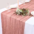 Corsia da tavola in garza rosa, tessuto testurizzato per decorazione tavolo nozze. - 90*180 / Rosso gomma