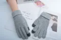 Gants tactiles en tricot gris pour l'hiver, gants chauds a cinq doigts douces et confortables. - Taille unique / Gris
