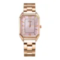 Vista dettagliata di orologio da donna al quarzo con cassa quadrata rosa e cinturino metallico. - Numerato Barra Rosa