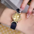 Elegante reloj de cuarzo para mujer con esfera ovalada de diamantes y correa de nailon. - Azul marino
