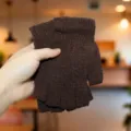 Braune gestrickte fingerlose Handschuhe für den Winter, bequeme Wollmischung für Arbeit. - Einheitsgröße / Kaffeebraun