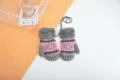 Moufles d'hiver chaudes pour enfants avec cordon, gants en tricot rose et gris pour les petits. - Taille unique / Gris