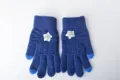 Gants d'hiver pour femmes en tricot tactile avec joli décor de fleurs, mitaines bleues. - Taille unique / Bleu marine