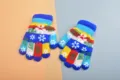 Children winter colorful knitted five-finger gloves with cute snowflake patterns and warm thick lining. - One Size / Medium Royal Blue