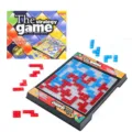 Vue détaillée du jeu de société de stratégie avec grille, blocs transparents colorés et boîte. - Type standard