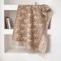 Bruine jacquard hart gebreide sjaal variant, gezellige dikke retro winter franje sjaal. - Melkthee Grijs