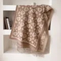 Écharpe frangée jacquard cœur léopard marron châle tricoté chaud d'hiver style vintage - 65x200cm / Gris Thé au Lait
