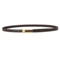 Schlanker brauner Damen Ledergürtel mit mattgoldener geometrischer Schnalle für Kleider - 95cm / Kaffeebraun