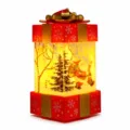 Kerstcadeau doos oplichtende lantaarn met kerstman en boom LED nachtlampje in rood en goud - Kerstman met Rugzak / Rood