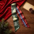 Kerst dubbelzijdig lint voor cadeauverpakking, haaraccessoires en mooie tasdecoratie. - Kerstserie 3 (Groene Boom/Sterrenstrepen) / 140cm