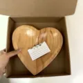 Bol de oracion de madera en forma de corazon plato decorativo regalo ideal para amigos - 25x25x5 / Color madera natural