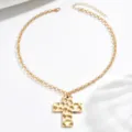Collana con croce martellata retrò francese da donna, elegante gioiello pendente in metallo. - Oro (YR4549-1)