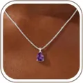 Elegante collar con colgante de circonita púrpura en pera y delicada cadena para mujer. - 14k / Febrero-Plateado