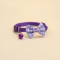 Collier pour animal violet avec nœud rayé mignon et cloche, idéal chats et chiens. - Violet