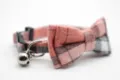 Collier pour animal de compagnie à carreaux roses avec nœud papillon et cloche, sécurité. - Carreaux Rose Côté