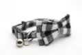 Collier pour chat carreaux noir et blanc avec noeud papillon amovible et clochette. - Carreaux Noir Et Blanc Côté
