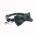 Groen geruit huisdierhalsbandje met een schattige strik en metalen bel voor katten. - Met Strik (Verstelbaar Bereik 19-31cm) / Zijkant Groen Ruit