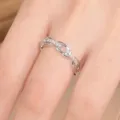 Bague chaîne en argent avec moissanite pour femme bijou étincelant élégant et tendance - Taille US 4 / Bague Trombone Minimaliste (Or Blanc)