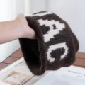Gorro de punto marrón para mujer, gorro de lana cálido de invierno con diseño de letras. - M (56-58cm) / Café
