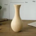 Minimalistische Holzvase für Trockenblumen, rustikale Tischdeko für gemütliches Zuhause. - Kleine Wasserflaschen-Vase