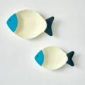 Set di piatti decorativi da parete a forma di pesce stile oceano, decorazione murale. - Set di 2 pezzi / Giallo