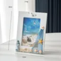 Cornice per foto in legno stile mediterraneo da 6 pollici con decoro di conchiglie e stelle marine. - Cornice per Foto Faro Verticale