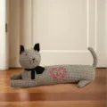 Fermaporta gatto in tessuto, simpatico paraspifferi cartoon, fermaporta decorativo casa. - Grigio a Scacchi