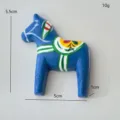 Bonito imán de nevera de resina y madera, poni decorativo pintado para el hogar. - Azul