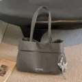 Borsa tote casual in tela grigia, grande capacità borsa a spalla da donna elegante. - Con Ciondolo / Grigio