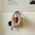 Modische matte Beuteltasche für Damen, elegante Umhängetasche und lässige Crossbody Tasche. - Ohne Anhänger / Khaki