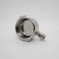 Edelstahl Espresso Kaffeemaschine Portafilter Detailaufnahme, langlebiges Metallzubehör. - Edelstahlkopf mit Filterkorb