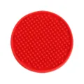 Gedetailleerd uitzicht op de rode ronde siliconen antislip bar mat met getextureerd noppen oppervlak. - 10x10cm / Rood