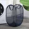 Opvouwbare wasmand van mesh in donkerblauw met dubbele handgrepen en handig zijvak voor opslag. - Vierkante Gaas Zak Wasmand / Marineblauw