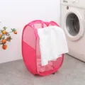 Roze opvouwbare wasmand van netstof, handige ademende opbergmand voor kleding in huis. - Ronde Stoffen Zak Wasmand / Rozerood