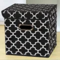 Schwarze faltbare Stoff-Aufbewahrungsbox mit weißem geometrischem Muster und Griff. - Groß (28x28x28cm) / Schwarze Laterne Mit Deckel
